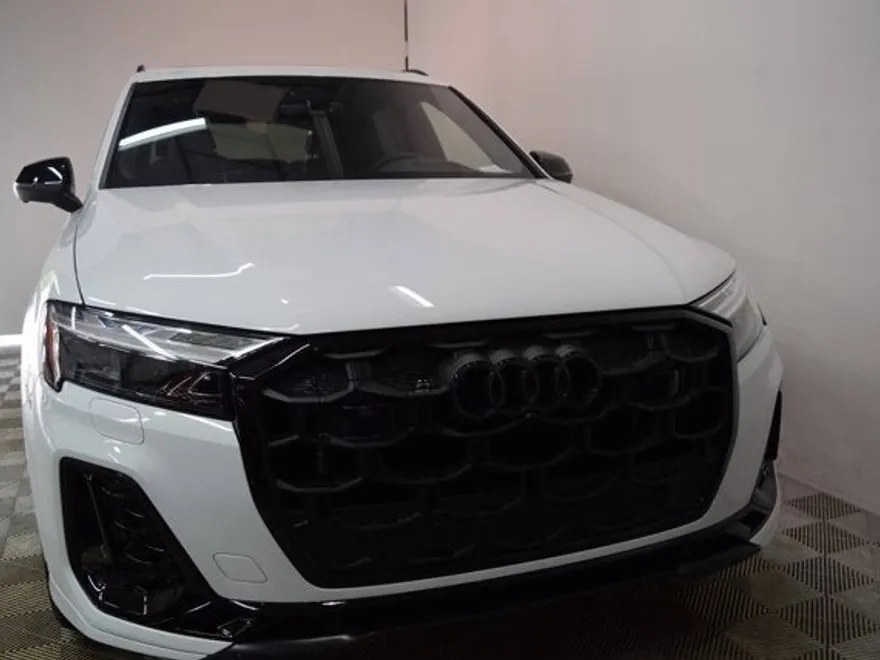 2026 Audi SQ7 Prestige photo 1