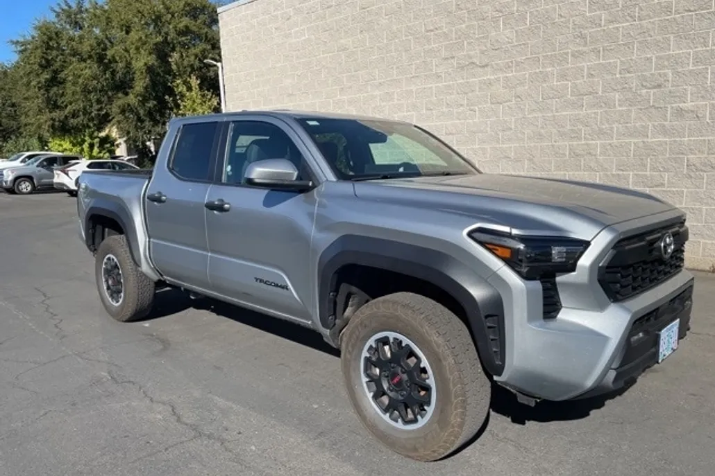 2024 Toyota Tacoma TRD Off-Road 4x4 photo 1
