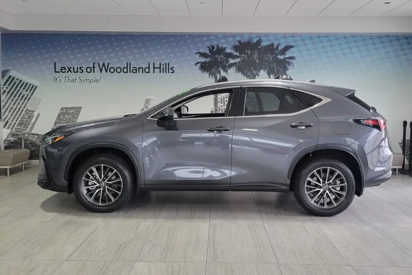 2025 Lexus NX 350h Premium AWD photo 1