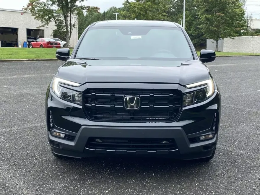 2025 Honda Ridgeline Black Edition photo 1