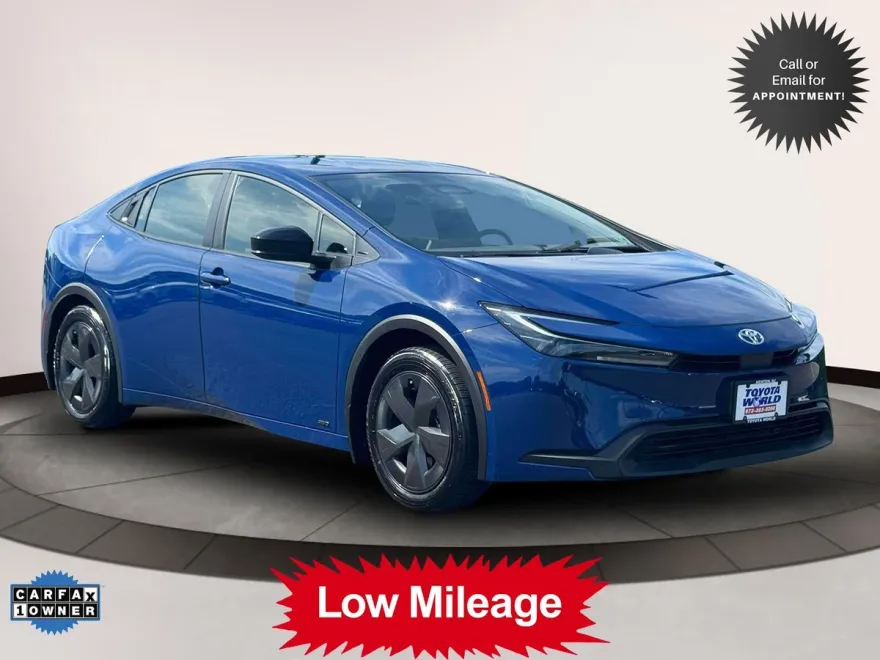 2024 Toyota Prius LE photo 1
