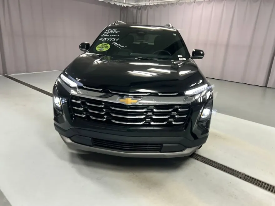 2025 Chevrolet Equinox LT photo 1