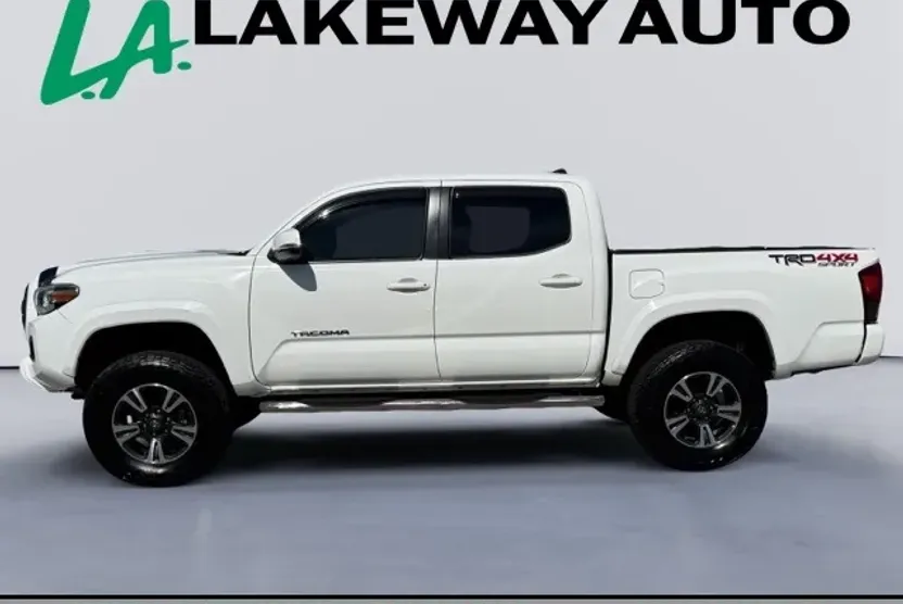 2019 Toyota Tacoma TRD Sport photo 1