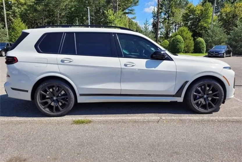 2024 Bmw X7 M60i photo 1