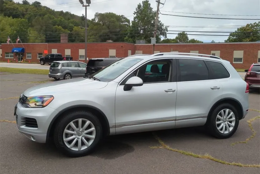 2011 Volkswagen Touareg VR6 FSI photo 1