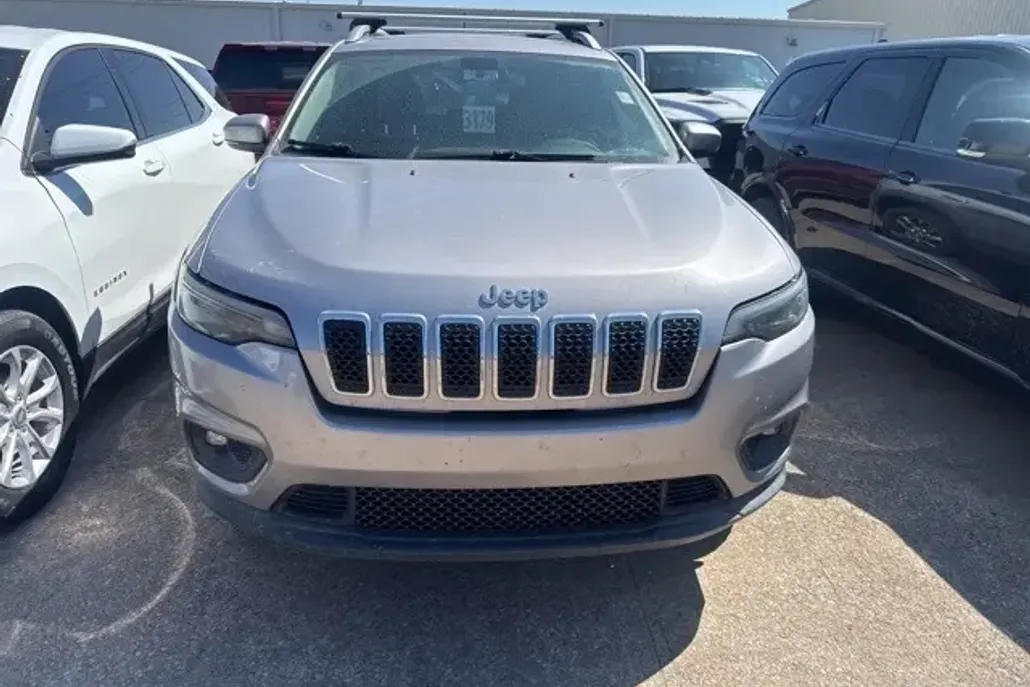 2019 Jeep Cherokee Latitude photo 1