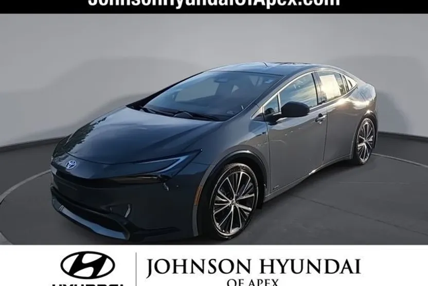 2023 Toyota Prius XLE photo 1