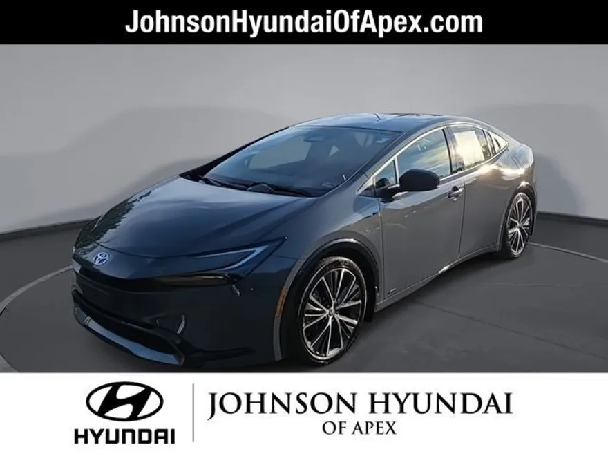 2023 Toyota Prius XLE photo 1