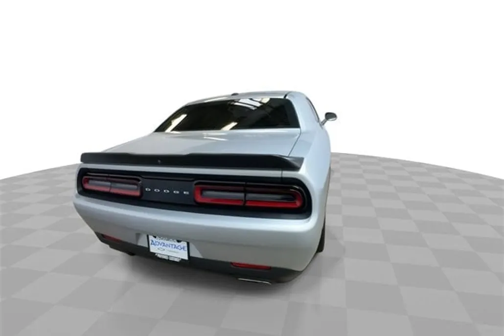 2019 Dodge Challenger SXT photo 1