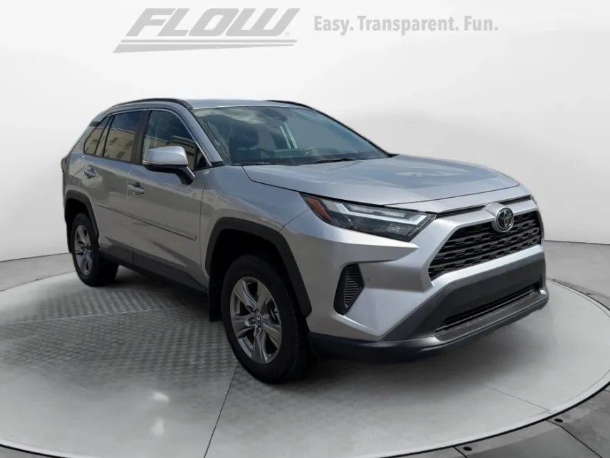 2024 Toyota RAV4 XLE photo 1