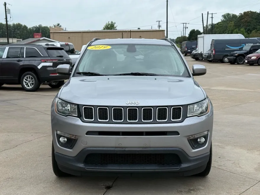 2019 Jeep Compass Latitude photo 1