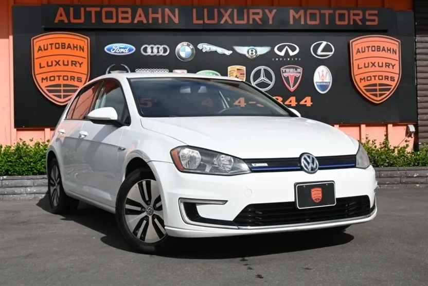2016 Volkswagen e-Golf SE photo 1