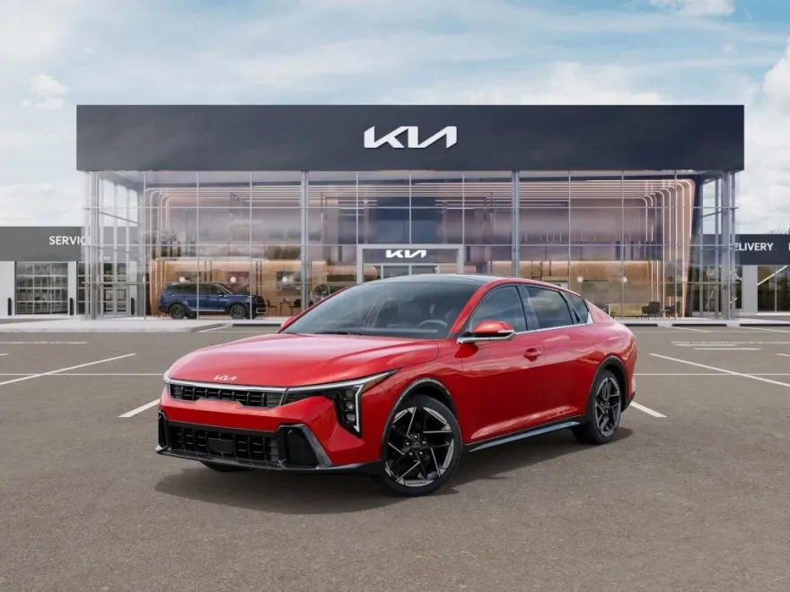 2025 Kia K4 GT-Line photo 1