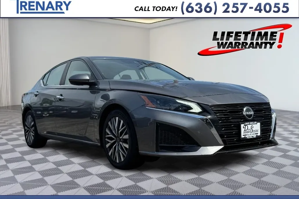 2023 Nissan Altima 2.5 SV photo 1