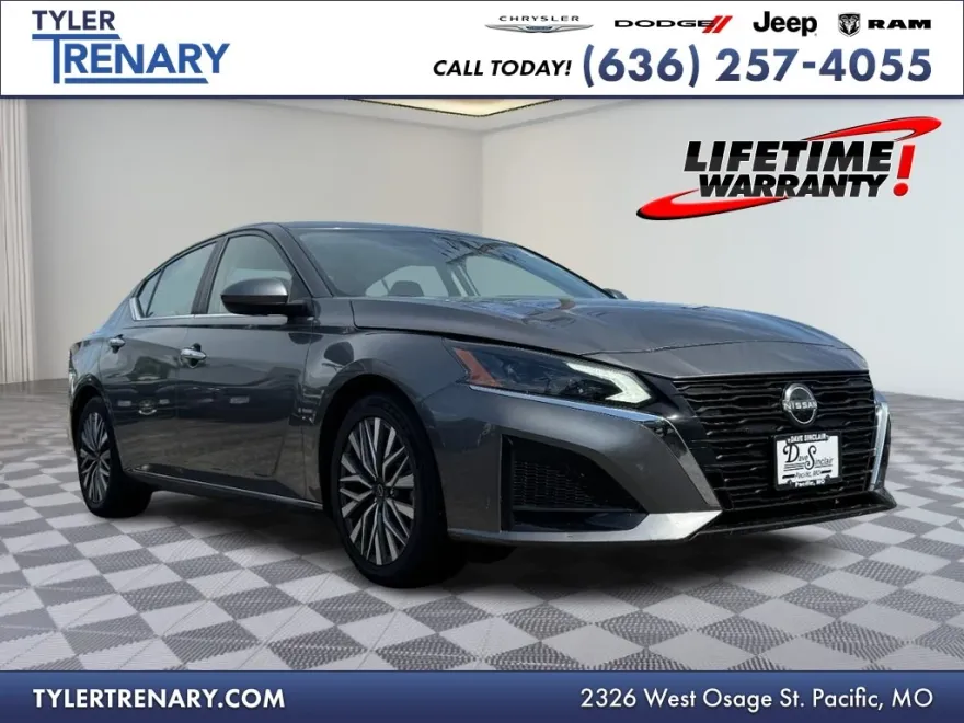 2023 Nissan Altima 2.5 SV photo 1