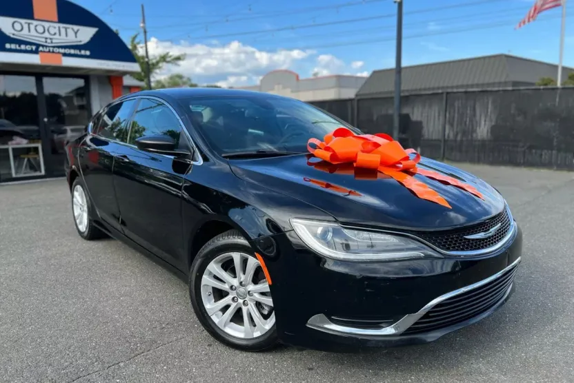 2015 Chrysler 200 Limited photo 1