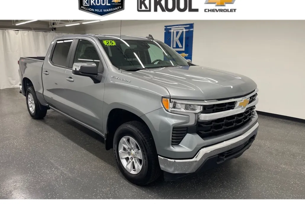 2025 Chevrolet Silverado 1500 LT1 photo 1