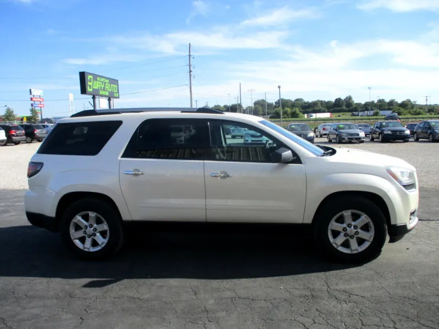 2014 Gmc Acadia SLE photo 1