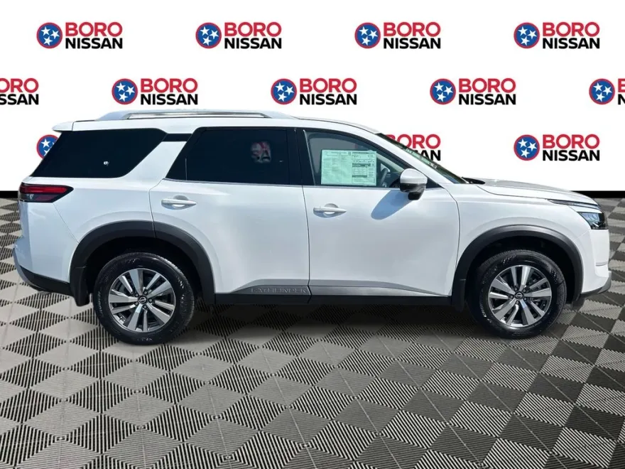 2025 Nissan Pathfinder SL photo 1