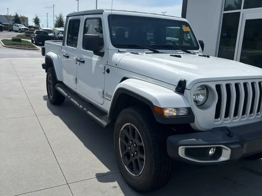 2022 Jeep Gladiator Overland photo 1