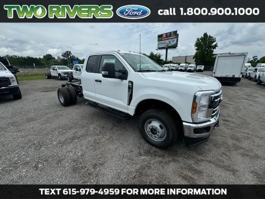 2025 Ford F-350 photo 1