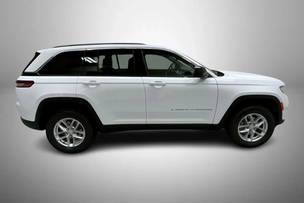 2025 Jeep Grand Cherokee Laredo X photo 1