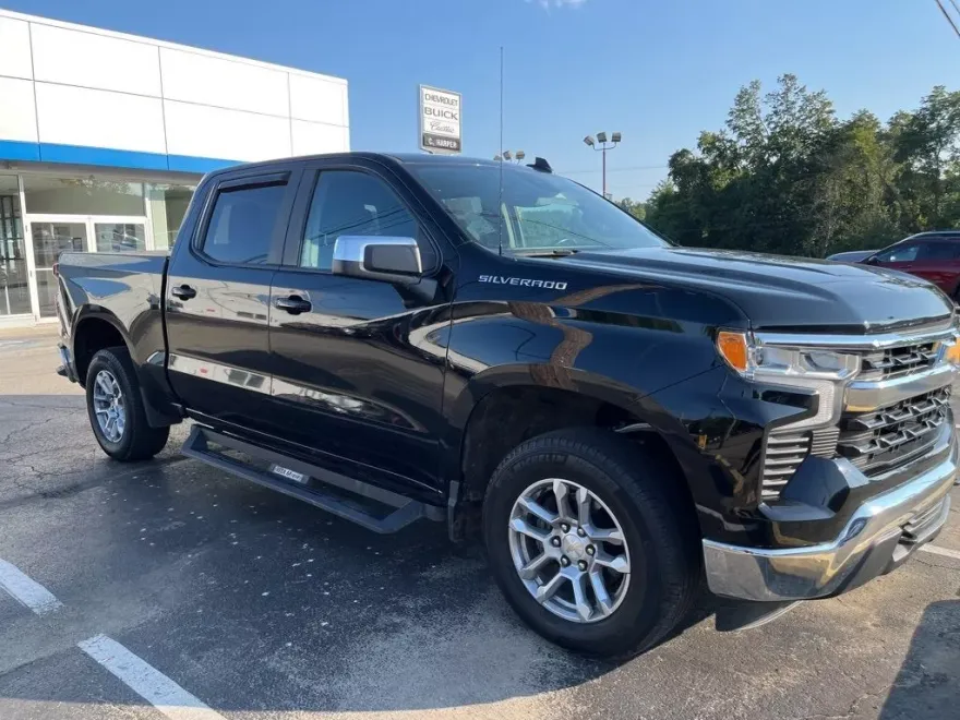 2022 Chevrolet Silverado 1500 LT photo 1