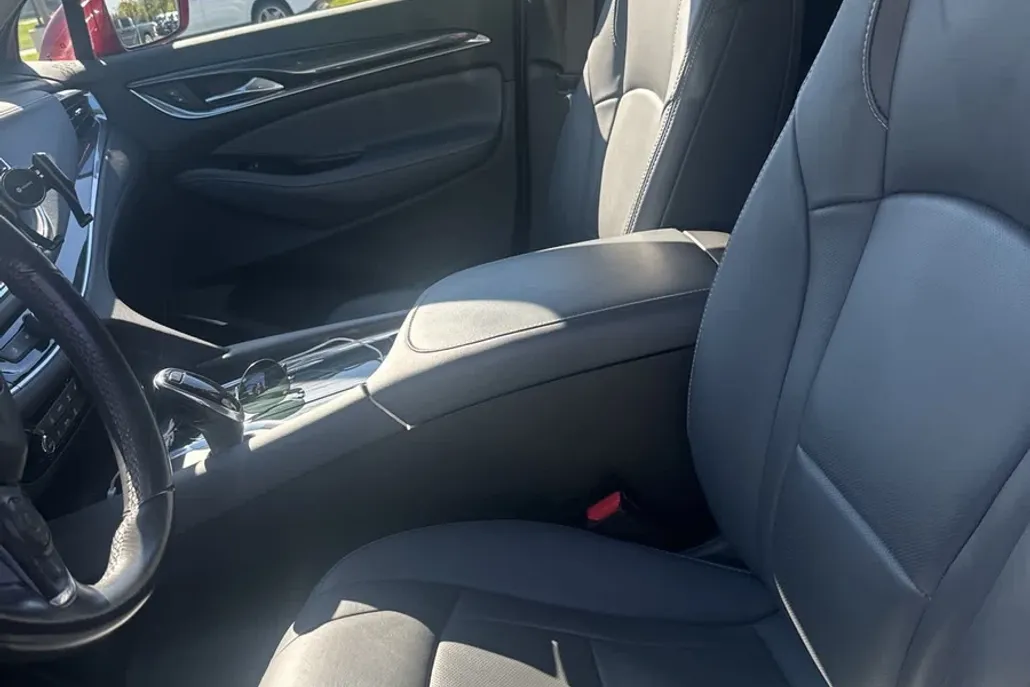 2020 Buick Enclave Essence photo 1