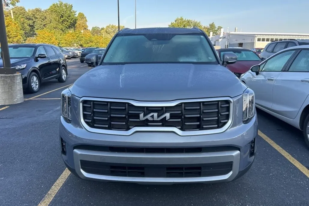 2023 Kia Telluride S photo 1