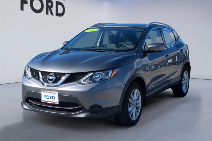 2017 Nissan Rogue Sport SV photo 1