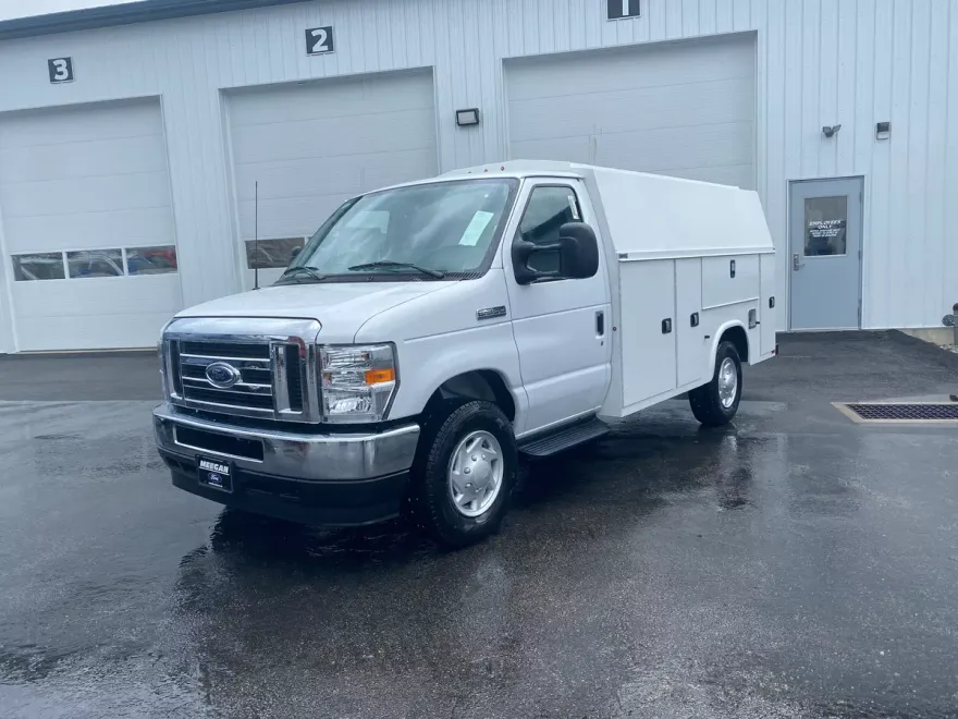 2024 Ford E-350 Base photo 1