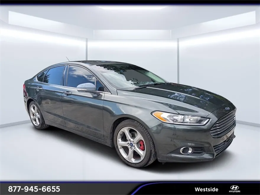 2015 Ford Fusion SE photo 1