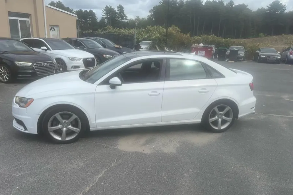 2016 Audi A3 Quattro 2.0T Premium photo 1
