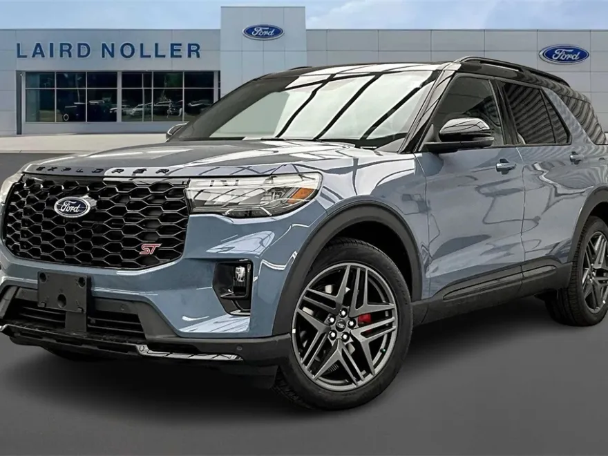 2025 Ford Explorer ST photo 1
