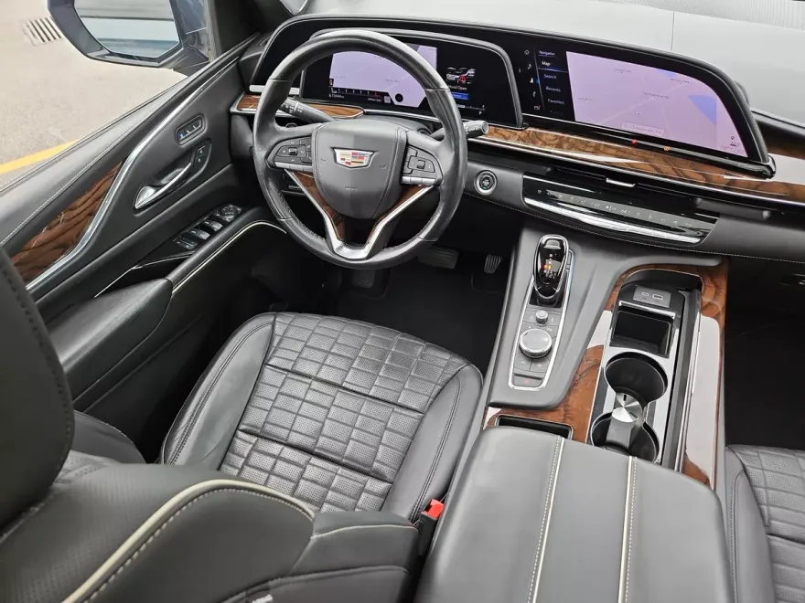 2021 Cadillac Escalade Sport Platinum photo 1