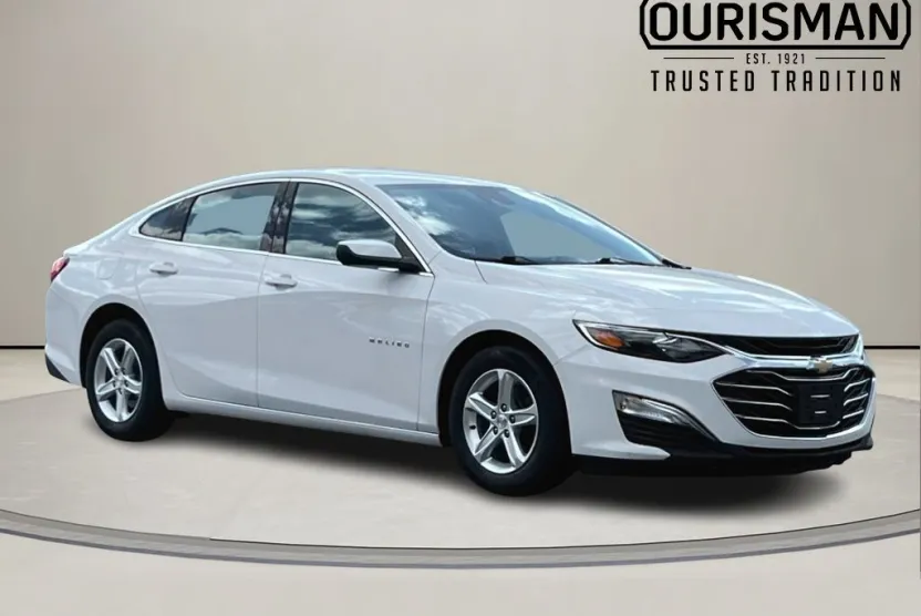 2022 Chevrolet Malibu photo 1