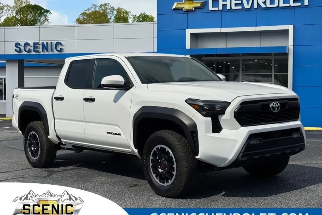 2025 Toyota Tacoma SR5 photo 1