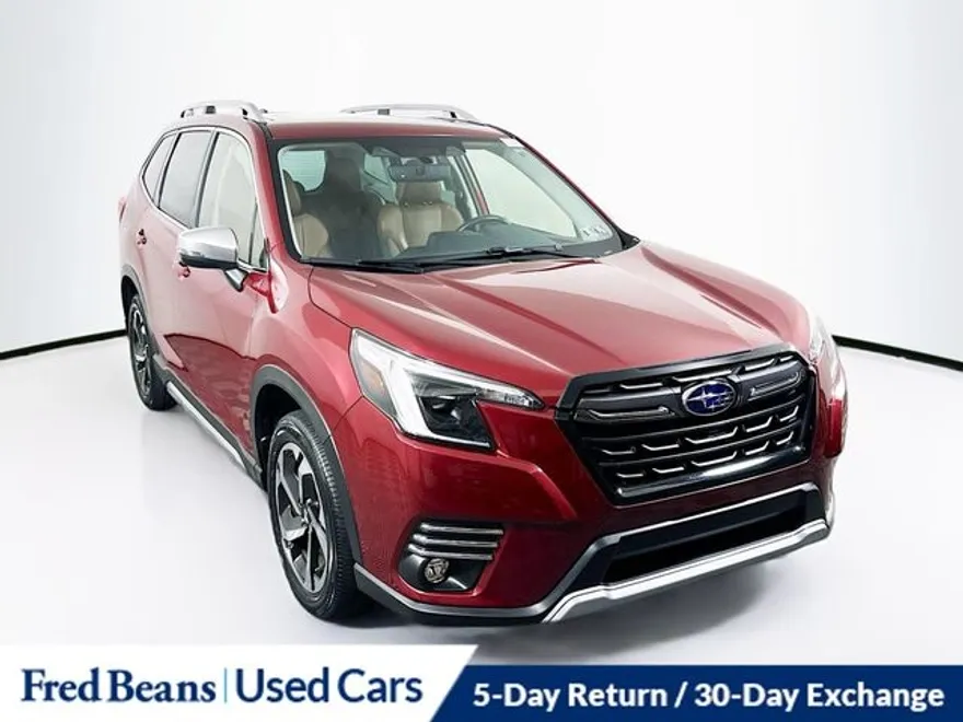 2023 Subaru Forester Touring photo 1
