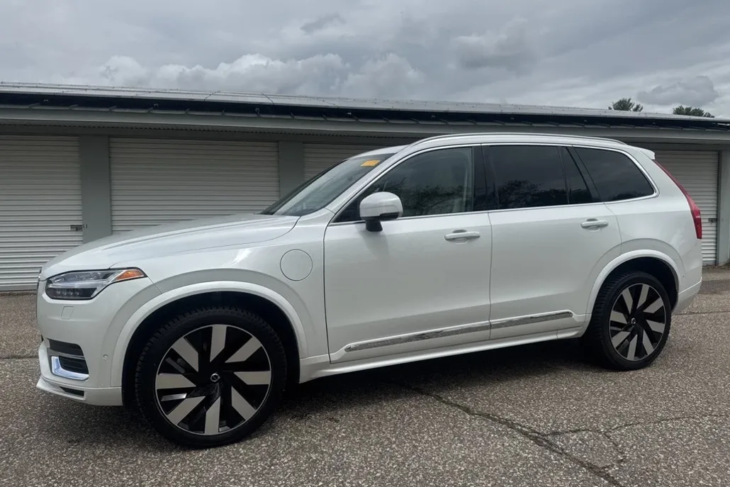 2023 Volvo XC90 Recharge Ultimate photo 1