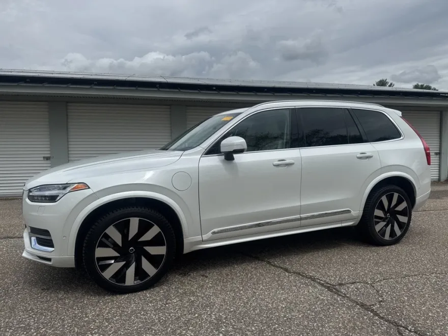2023 Volvo XC90 Recharge Ultimate photo 1