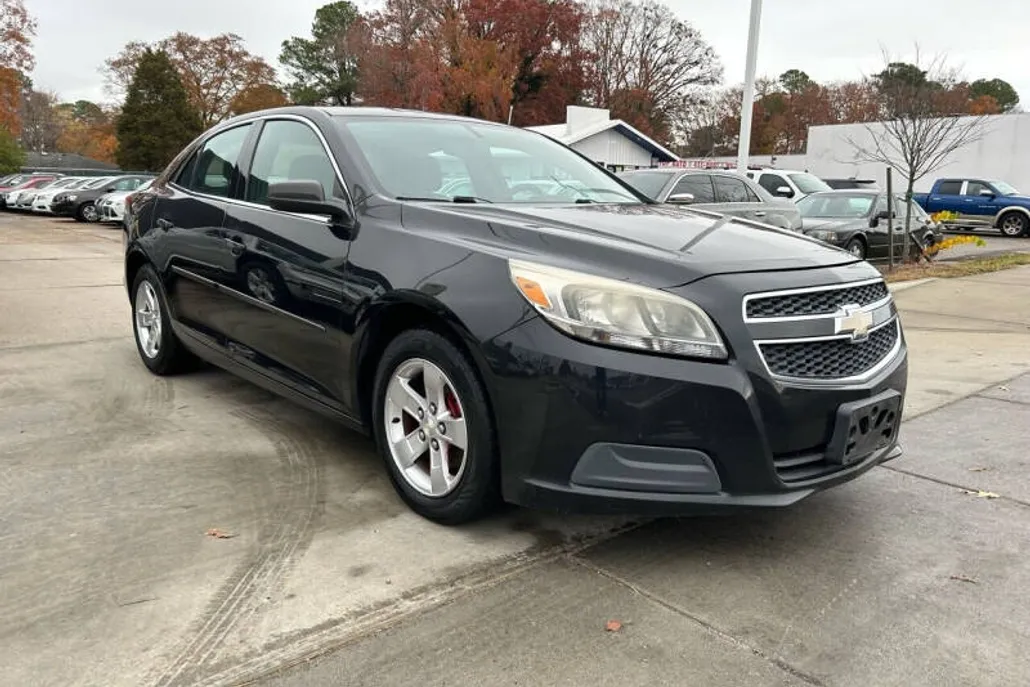 2013 Chevrolet Malibu LS photo 1