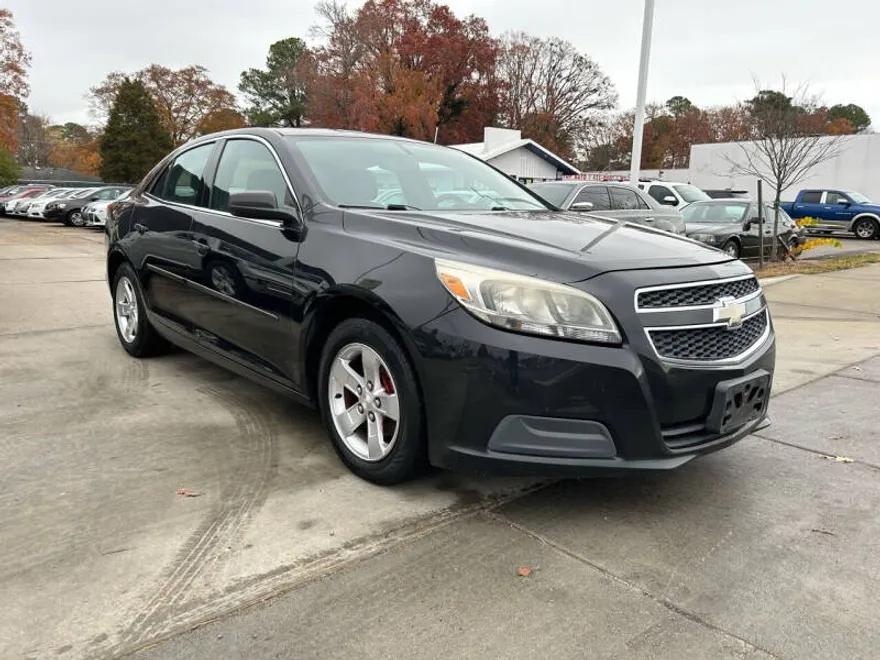2013 Chevrolet Malibu LS photo 1