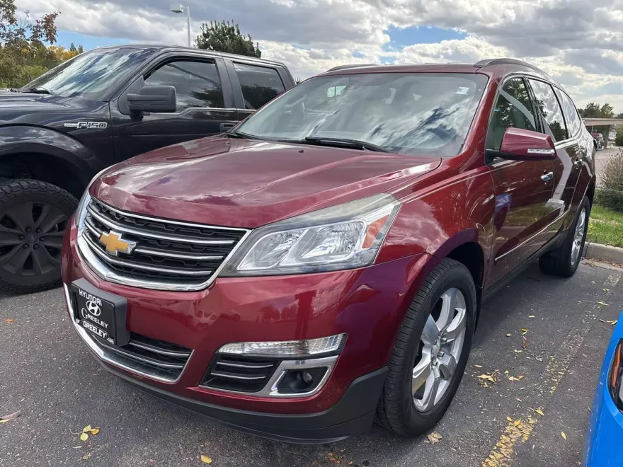 2017 Chevrolet Traverse Premier photo 1