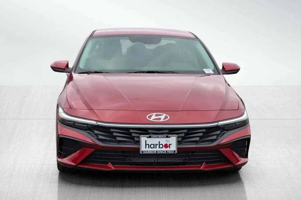 2025 Hyundai Elantra SE photo 1