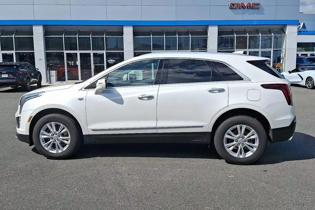 2022 Cadillac XT5 Luxury photo 1