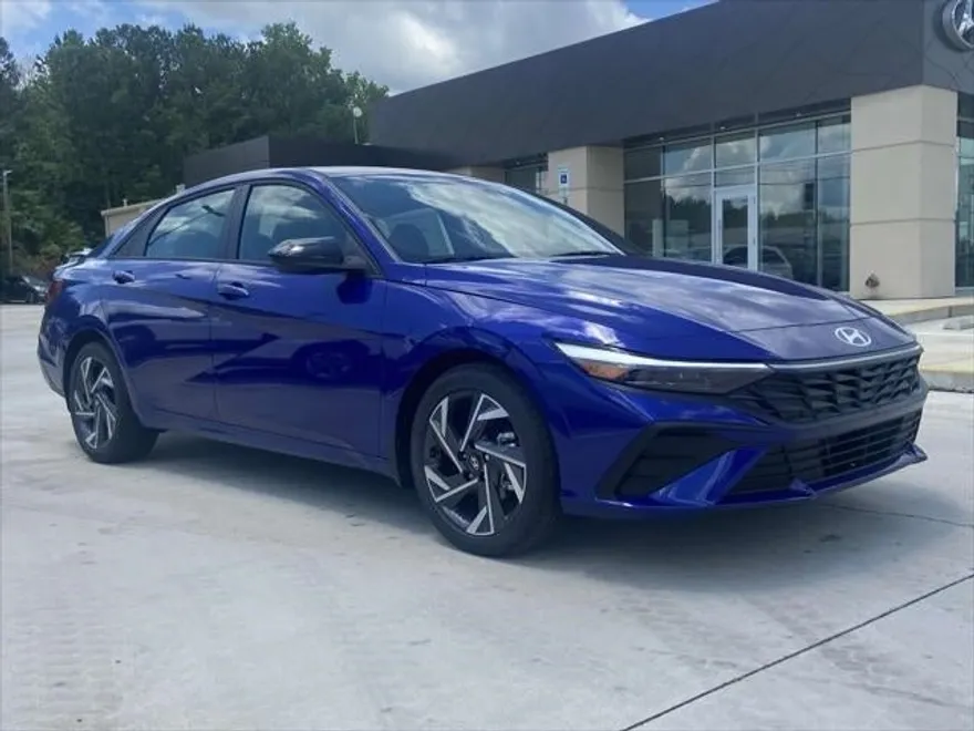 2025 Hyundai Elantra SEL Sport photo 1