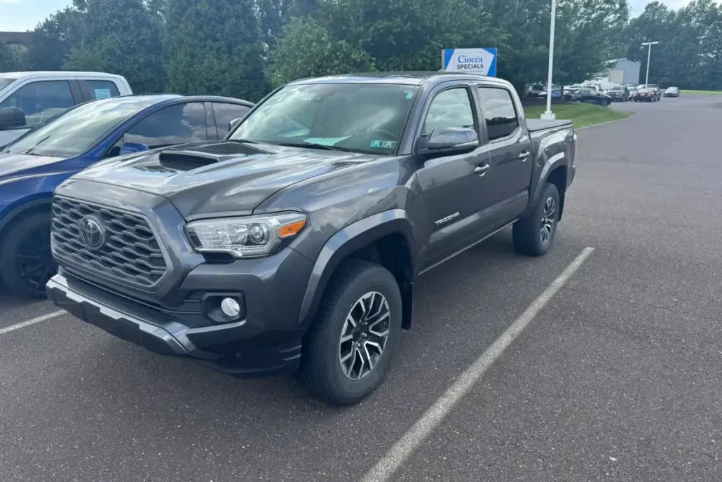 2021 Toyota Tacoma TRD Sport photo 1