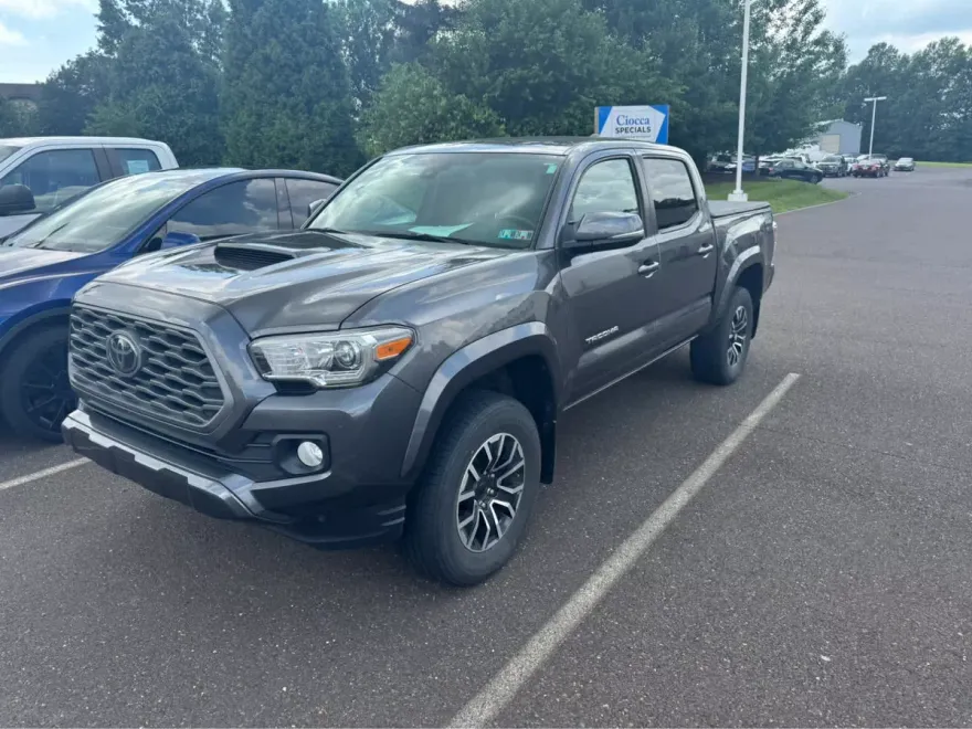 2021 Toyota Tacoma TRD Sport photo 1