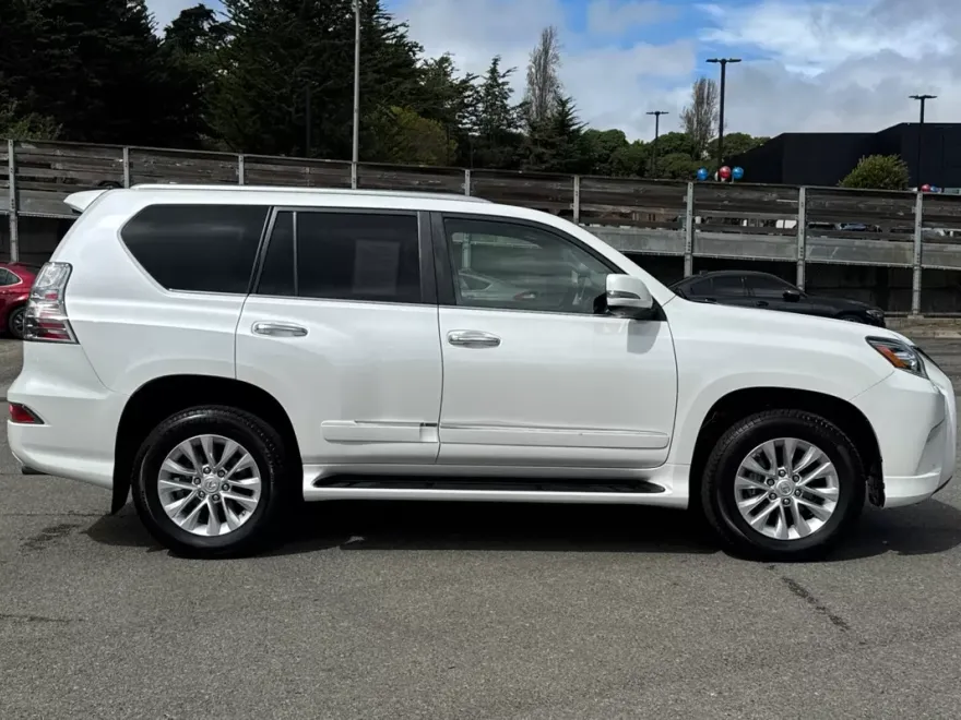 2018 Lexus GX Base photo 1