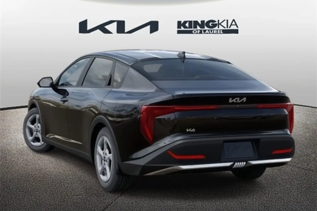 2025 Kia K4 LXS photo 1